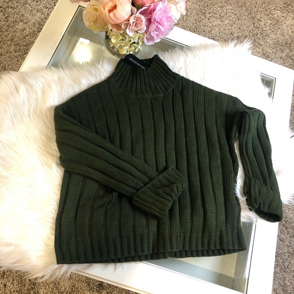 Sweaters - Knit turtle neck sweater
